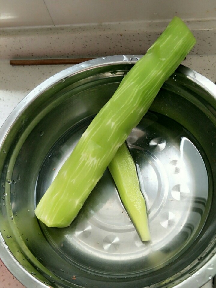 竹笋炒腊肉,腊肉半块，