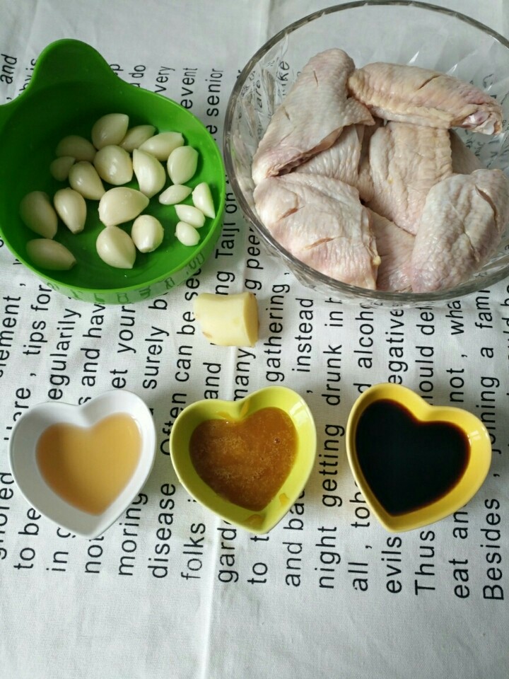 蜜汁鸡翅,所有材料准备好