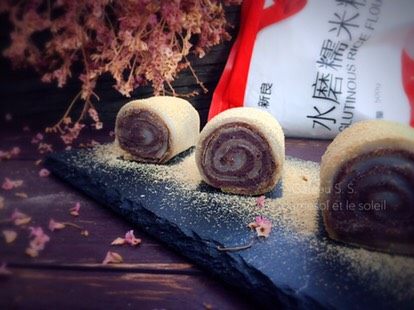驴打滚,切开是这样滴!很Q弹,自己炒的红豆沙非常好吃^_^