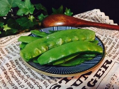 凉拌蔬菜,<a style='color:red;display:inline-block;' href='/shicai/ 81'>荷兰豆</a>,洗净,去掉两头根部。