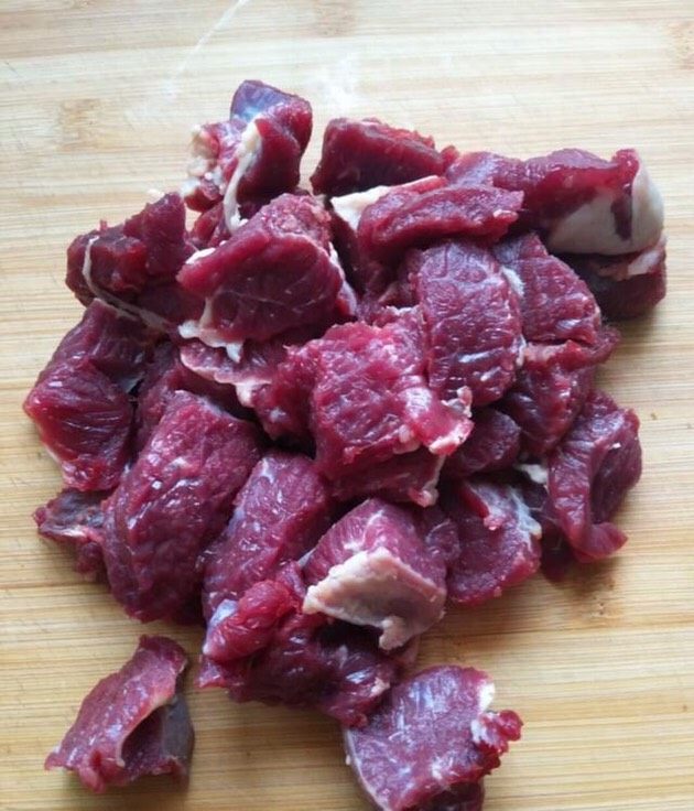 牛腩西红柿,新鲜<a style='color:red;display:inline-block;' href='/shicai/ 216'>牛肉</a>切丁