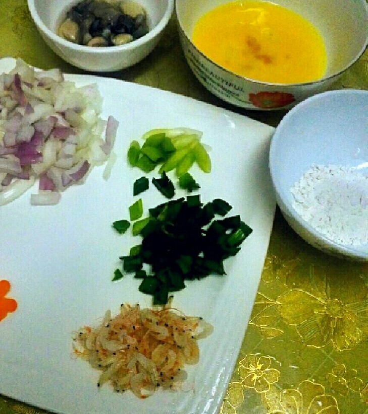 海蛎子抱蛋+#人民的美食#,准备好食材