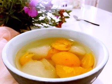 雪梨枇杷羹,咳嗽时的一味良药,大自然赐予的良药。