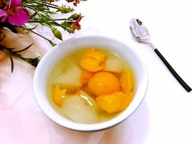 雪梨枇杷羹,咳嗽时的一味良药,成品二。