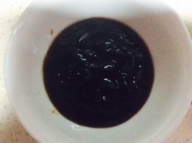 木耳豆腐盒子,备半碗<a style='color:red;display:inline-block;' href='/shicai/ 721'>蚝油</a>