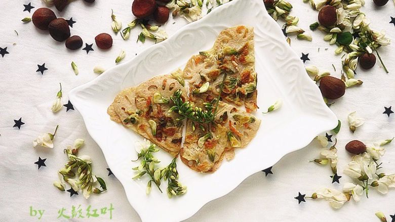 莲藕槐花薄饼,上碟,切件即可食用