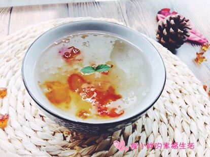 雪燕桃胶皂米羹,也可以做好后放冷藏室,冰凉的口感更适合夏天