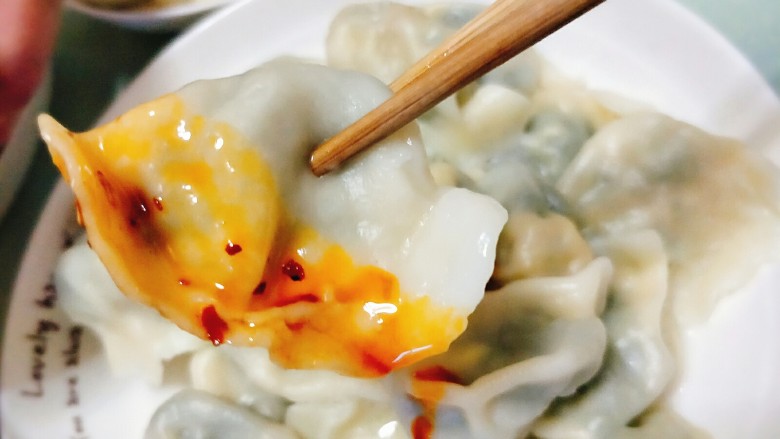 小白菜鸡蛋素馅儿饺子#人民的美食#,特写二(蘸上汁吃味道太棒啦👏👏)