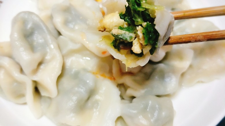小白菜鸡蛋素馅儿饺子#人民的美食#,特写三(亲爱的友友们,味道特别棒,想吃的动手做起来吧)☕☕☕