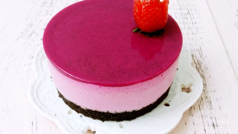 免烤快手高颜值的甜点——<span style="color:red">火龙</span><span style="color:red">果</span><span style="color:red">慕</span><span style="color:red">斯</span>蛋糕