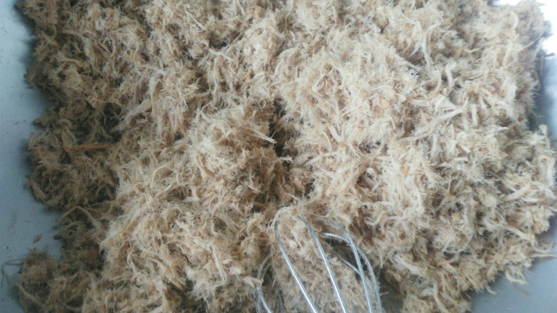 炒锅版猪肉松,可以根据口味,尝尝味道,根据口味调整材料。