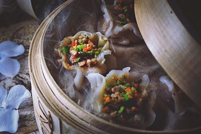 健康无油的 水晶烧卖,没放奶制品却莫名感觉有股奶味,不会过于清淡,西兰花这么吃我能全部吃完~