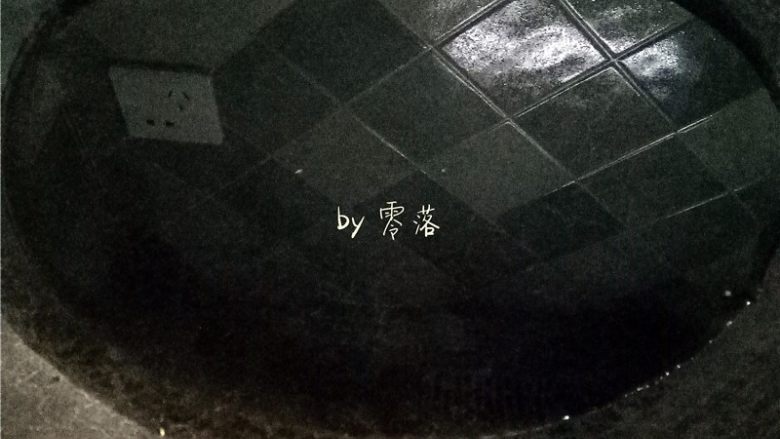 叉烧酱豆腐,锅里再次倒入清水;