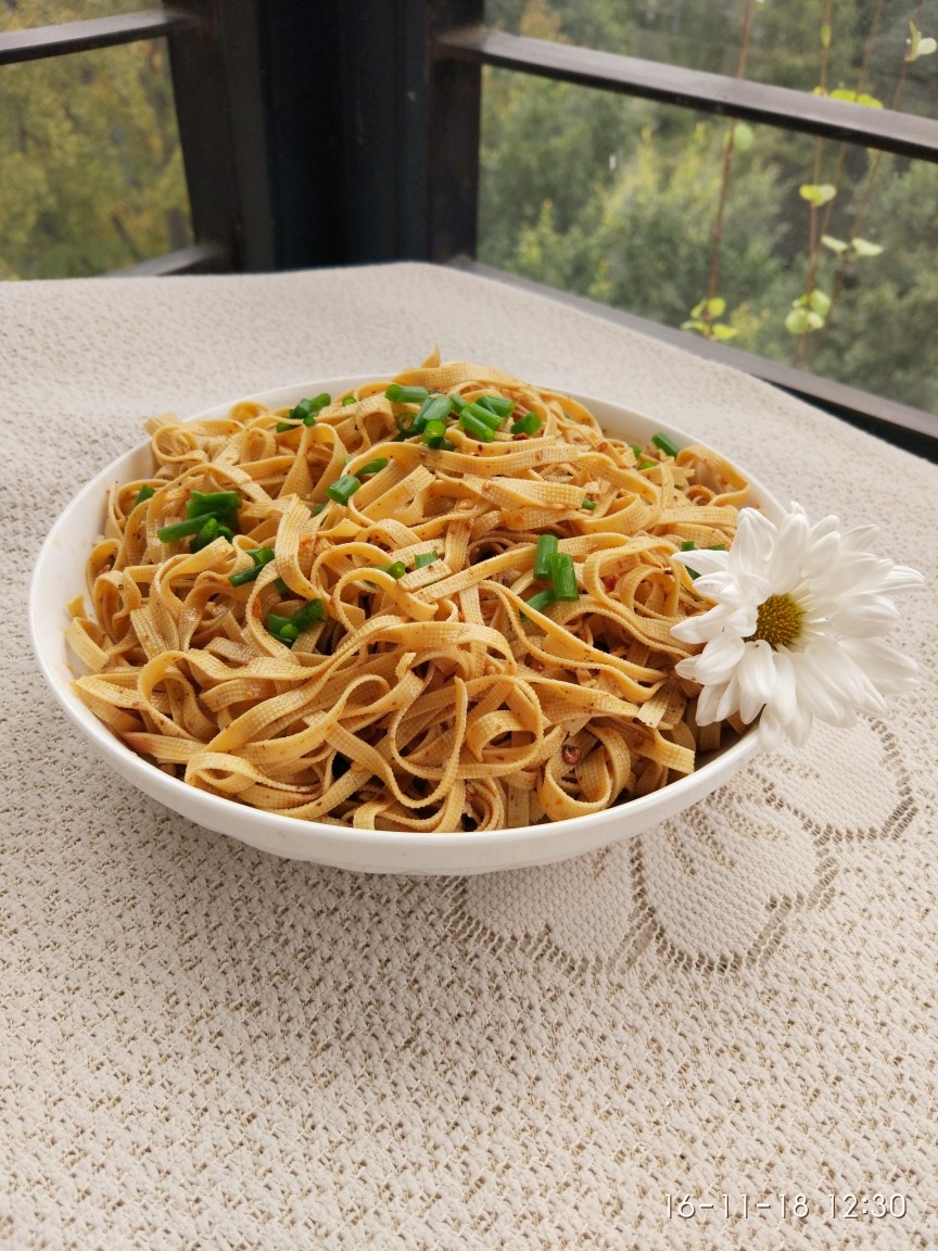 凉拌豆腐皮