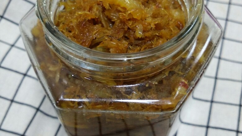 海鲜酱,所有调味料都翻炒均匀就可以出锅了，晾凉装入密封罐放冰箱里，就可以了