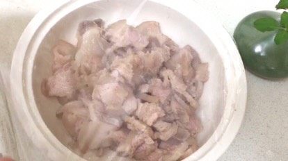 盐煎肉·经典,腌制30分钟以上