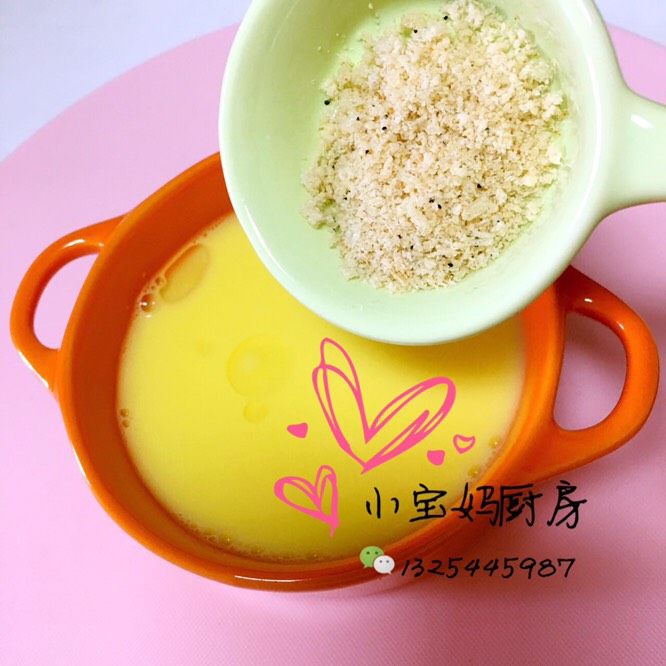 虾皮粉炖蛋,倒入自制虾粉
