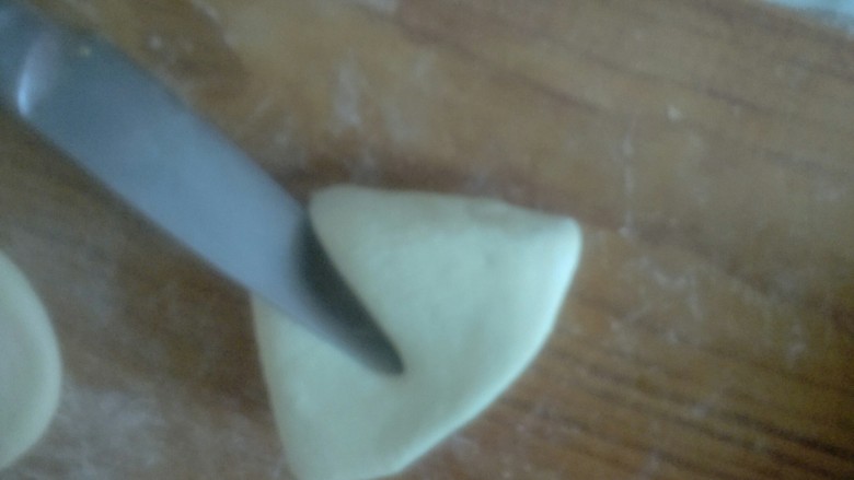 双色猪蹄花卷
,垂直切透,
