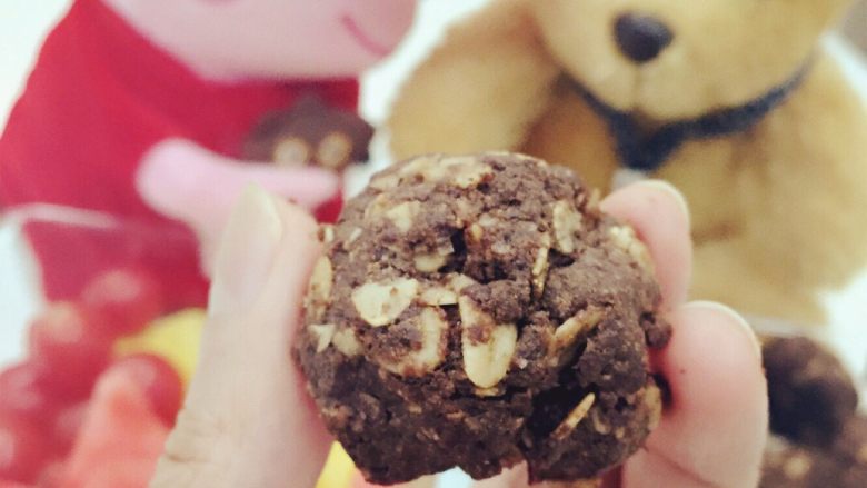 巧克力燕麦能量球🍫,啊~~张嘴 我喂你吃~💗