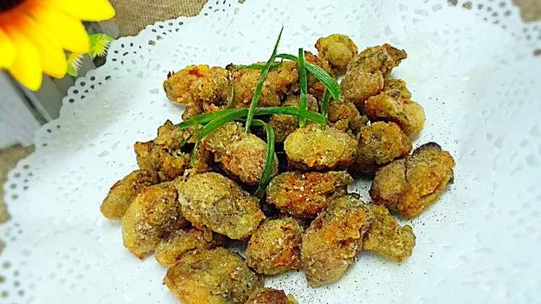 椒盐酥海蛎子+#人民的美食#,香,酥,脆,有点海苔味,😍😍😍😍😍😍,当下酒菜不错,😂😂😂😂😂😂