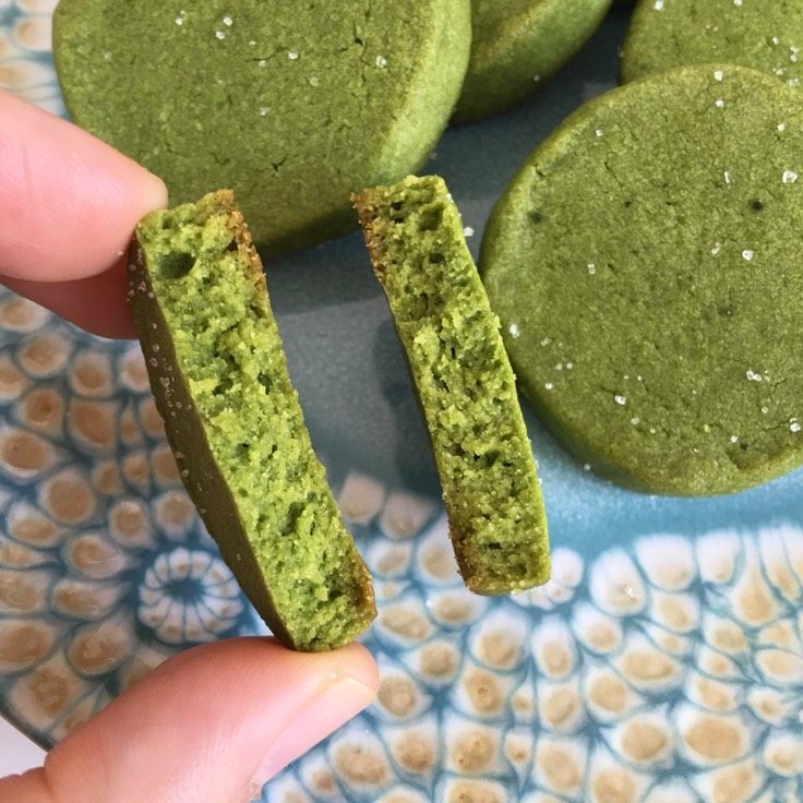 【网上厨房独家】微苦抹茶沙布列酥饼,超级绿啊,哈哈哈