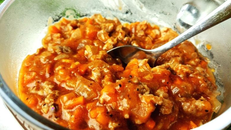 意式肉酱千层面(附千层面、红白酱做法),煮至粘稠,盛出备用