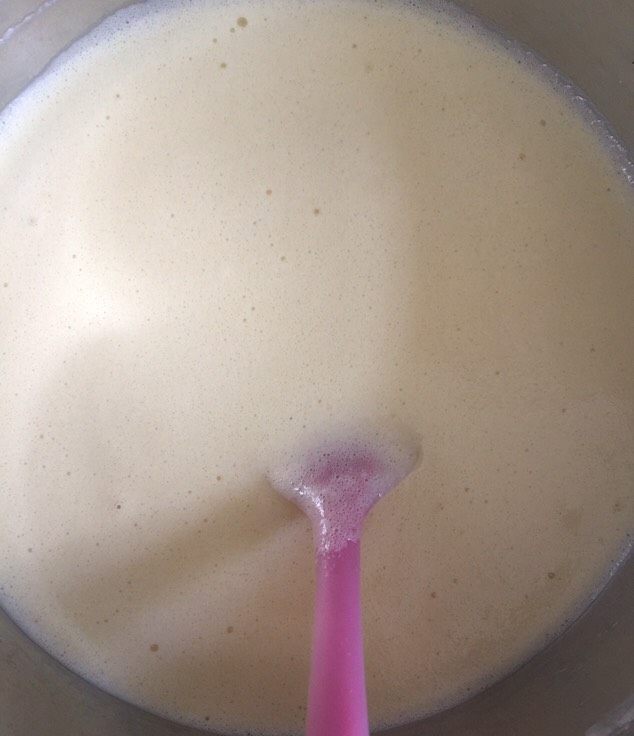 家庭版豆乳盒子,翻拌均匀即可,不要太过,不然容易消泡起筋