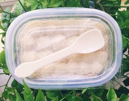 家庭版豆乳盒子,盒子自带的勺子,成品完成,可以送亲戚朋友。