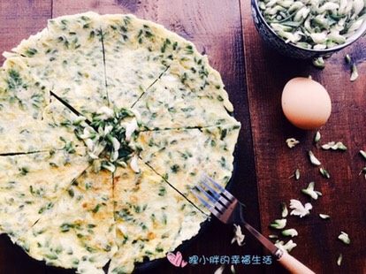 槐花蛋饼,槐花特有的香气,只属于这个季节