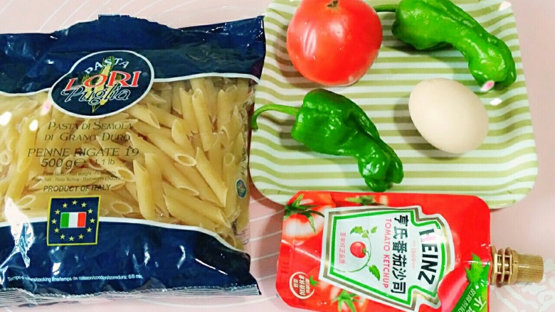 意大利空心面,准备好食材。