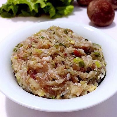 四喜饺子,让生活喜气洋洋,拌好的肉馅。