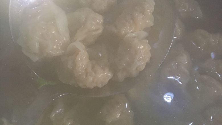 三鲜小馄饨,煮好的馄饨。
