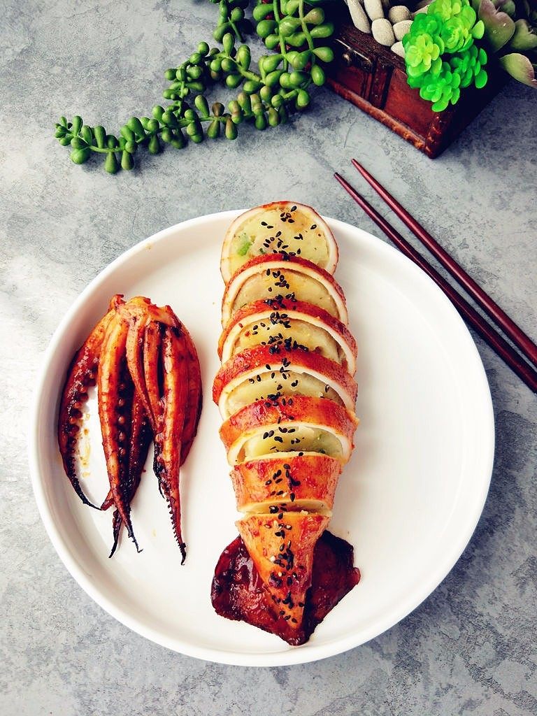 香辣鱿鱼烤土豆泥,以前做过塞炒饭的,也很好吃