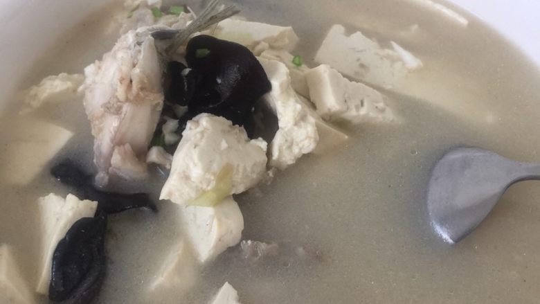 鲈鱼炖豆腐