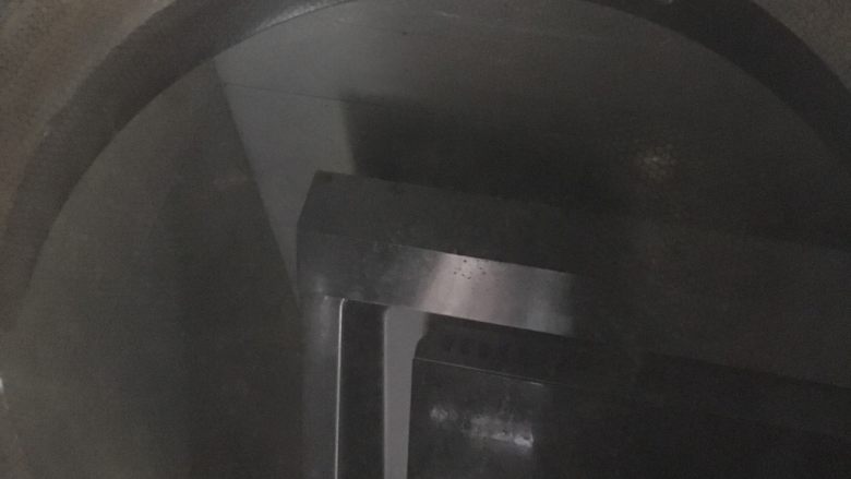 姜汁豇豆,锅掺水直至烧开