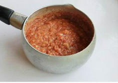 #美食拔草大作战#+韩国泡菜,糯米糊放凉后,加入<a style='color:red;display:inline-block;' href='/shicai/ 9613'>辣椒面</a>、姜末、蒜末、搅拌均匀