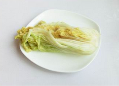 #美食拔草大作战#+韩国泡菜,腌好的白菜,挤去水分