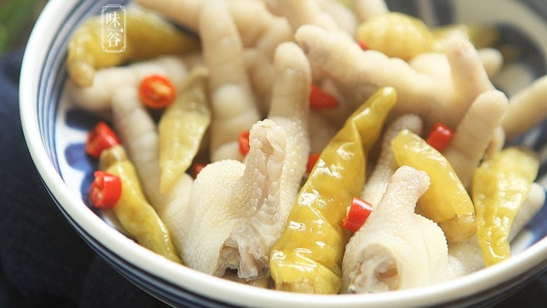 泡椒鸡爪,习惯性的来个特写,色诱一下亲们的味觉。