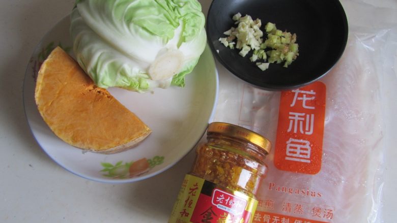 金汤龙利鱼,准备好原料;