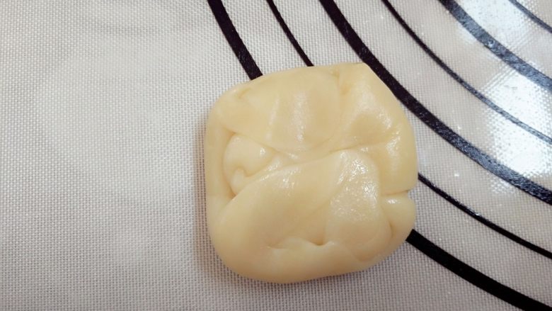 玫瑰饼,11.按扁擀圆