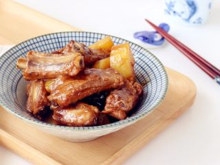 土豆烧排骨