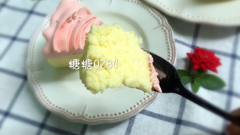 花朵轻芝士蛋糕,组织细腻,口感柔软,赞!