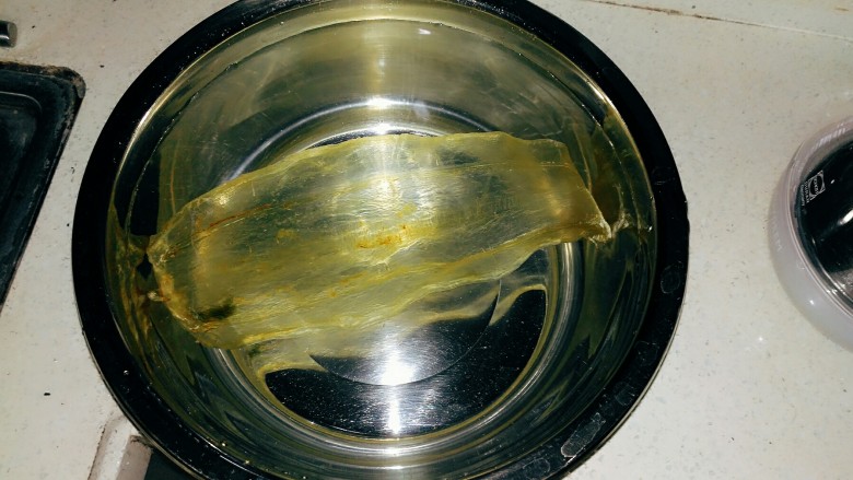 花胶冻,水泡12小时
