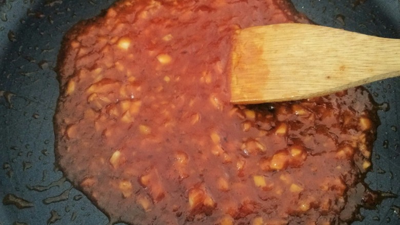 Pizza,小火搅拌至粘稠,Pizza酱就做好了,盛起备用