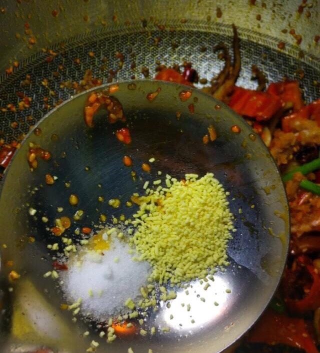 香酥鱿鱼,盐,鸡精