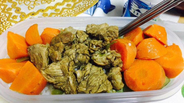 胡萝卜炖牛肉