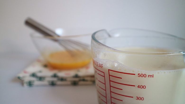 豆乳盒子,现榨的无糖豆浆过滤掉渣滓,冷却备用,自己用豆浆机做的豆浆味道非常清新