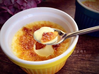 法式香草布蕾(Crème Brûlèe),务必在1h内食用完毕,久了焦糖会融化,口感就没有那么惊喜美味了!
