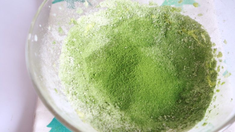 超萌胡萝卜小饼干(芝士口味),同样是为了使面粉中的结块消失