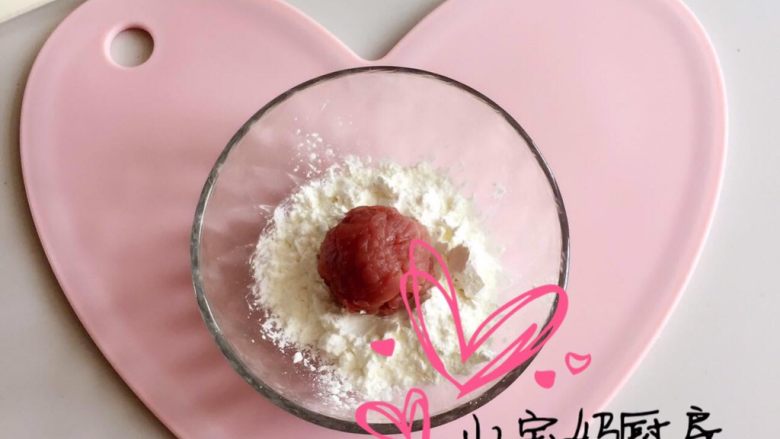 里脊肉包饭,玉米淀粉滚一下